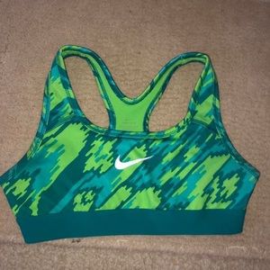Nike sports bra Girls medium